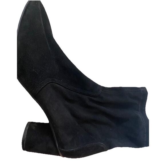 STUART WEITZMAN Margot Bootie BLACK STRETCH Suede Size 10 Retails $625 - Picture 2 of 5